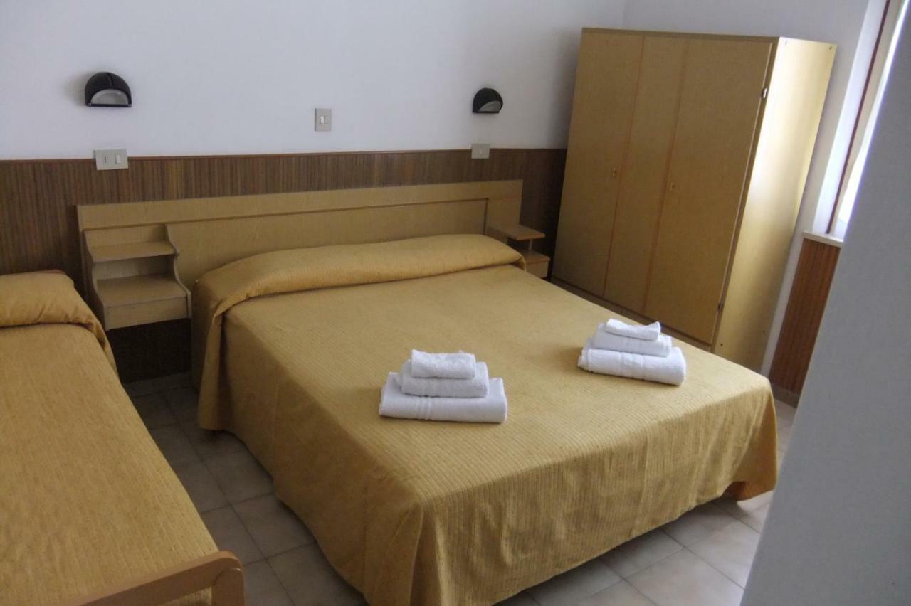 Albergo Villalma Римини Екстериор снимка