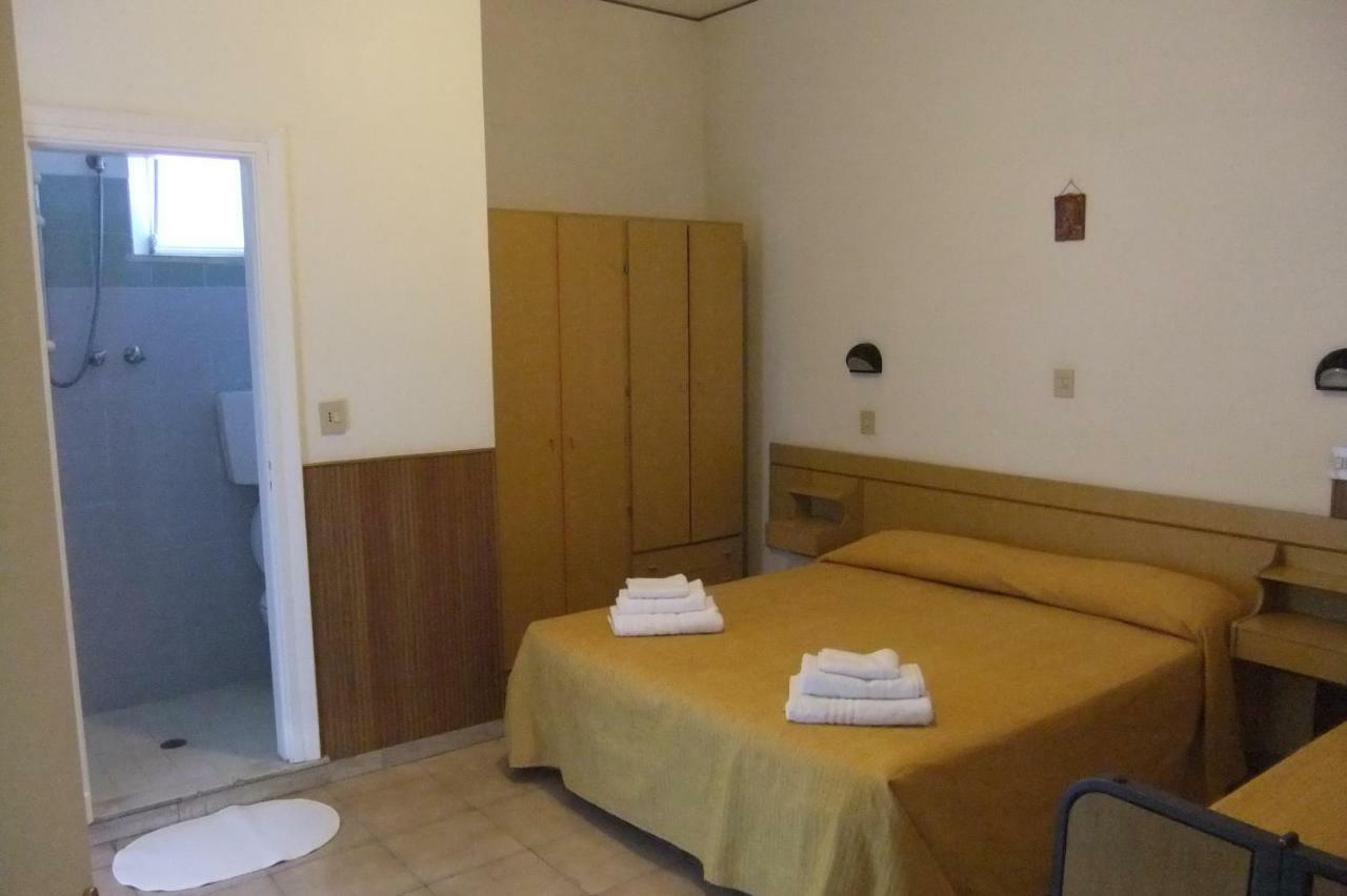 Albergo Villalma Римини Екстериор снимка