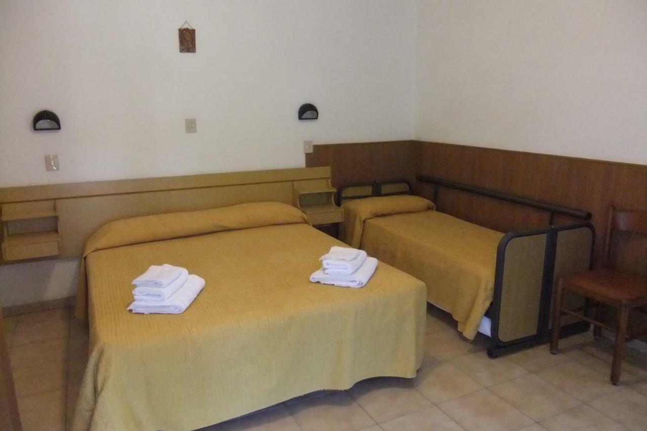 Albergo Villalma Римини Екстериор снимка