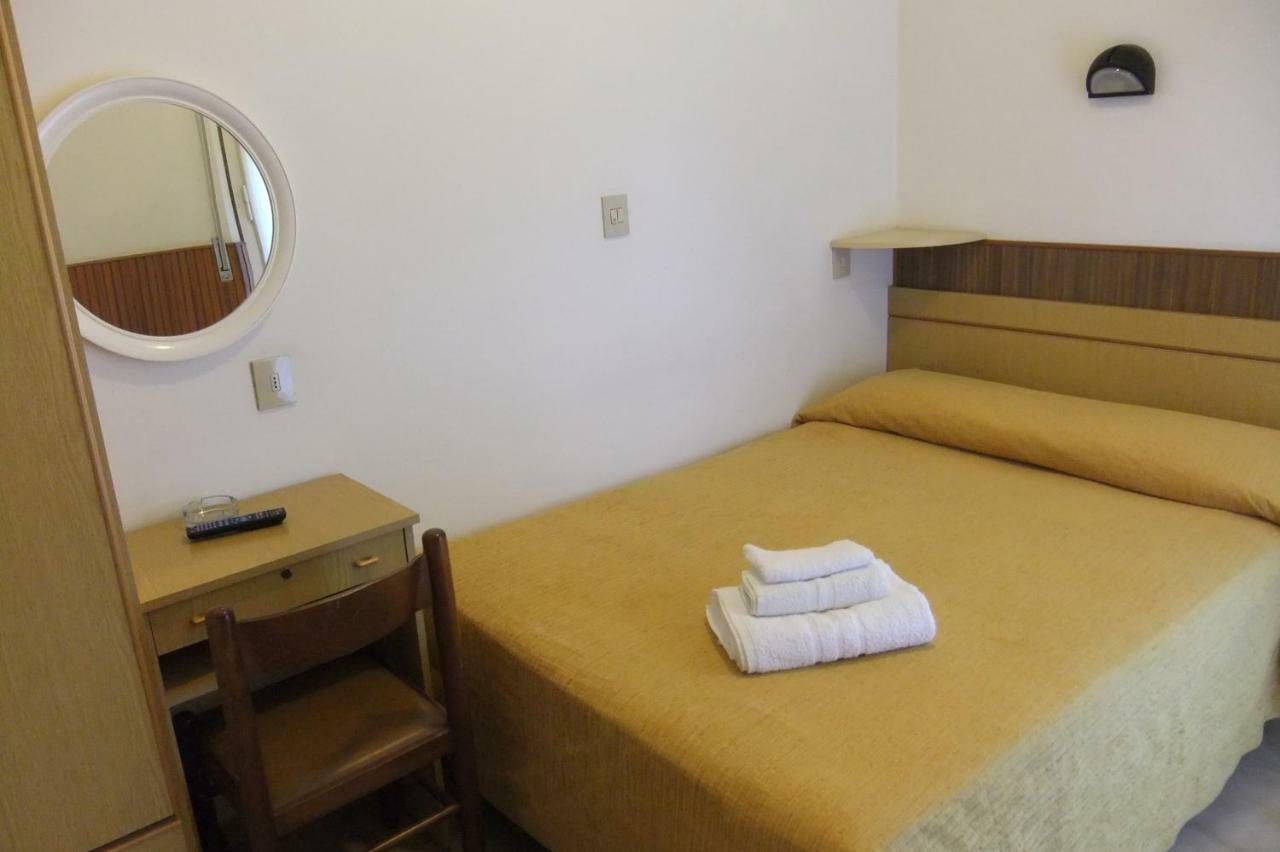 Albergo Villalma Римини Екстериор снимка