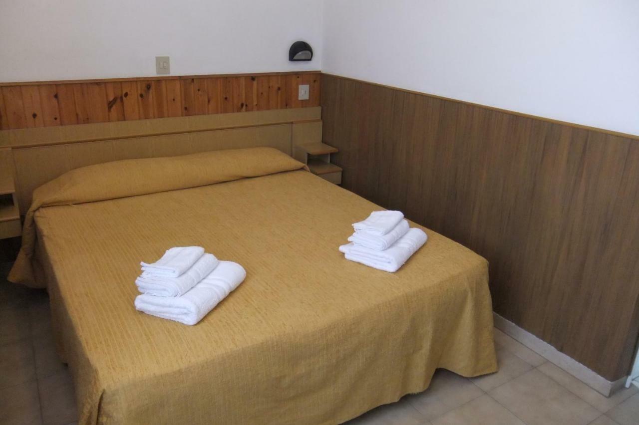 Albergo Villalma Римини Екстериор снимка